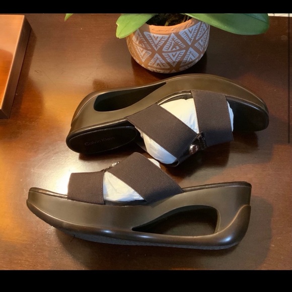 Brown Calvin Klein Sandals - Picture 3 of 11